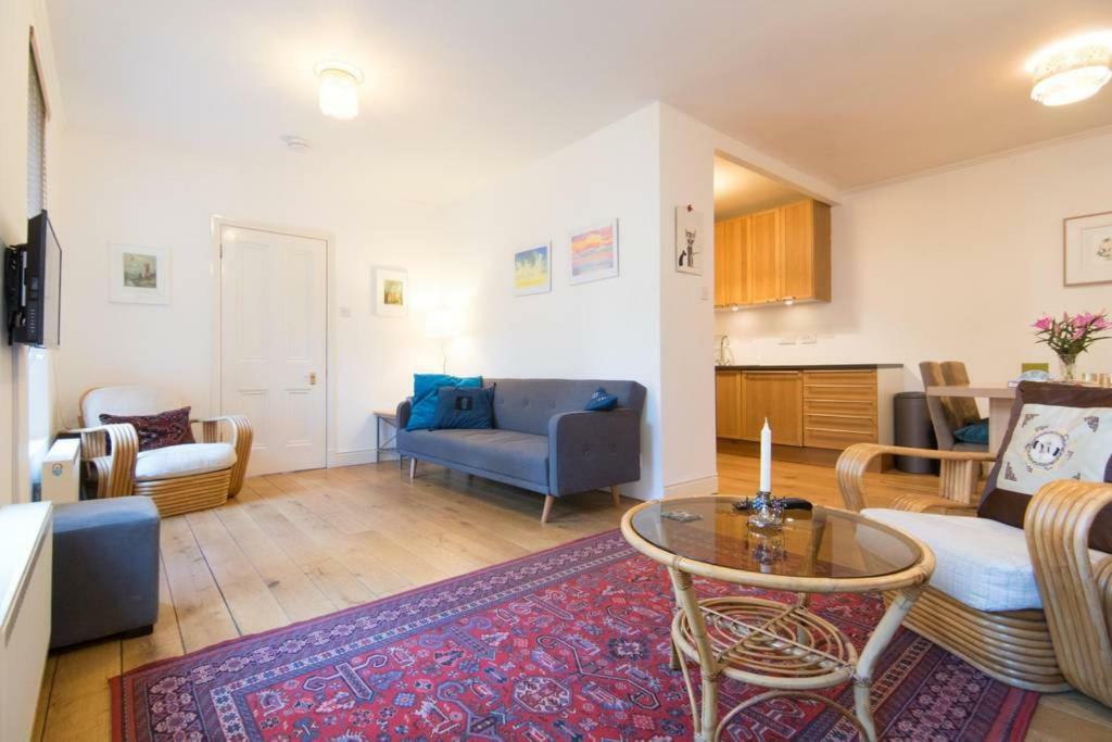 The Cottage. Woodlands, West End. Glasgow Exterior photo